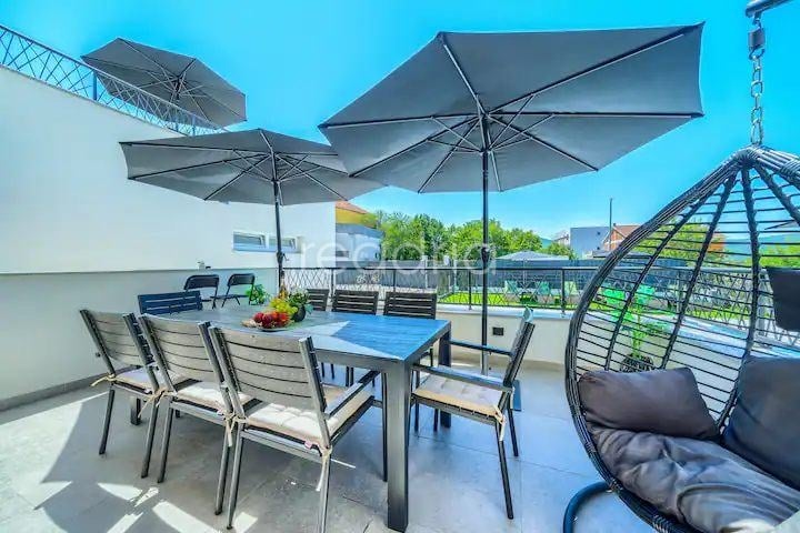 Kuća: Dicmo, 240.00 m2- Luksuzna villa- Blizina internacionalne skole (iznajmljivanje) — Image 18