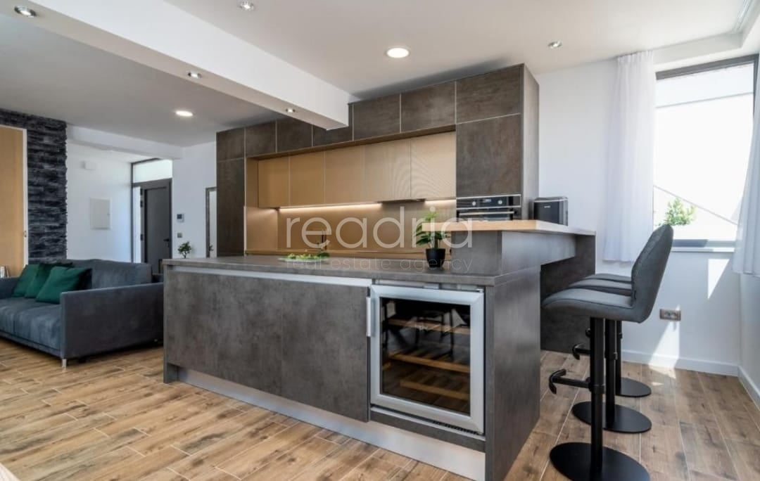 Na prodaju: Luksuzna vila s bazenom u mjestu Čisla, u turističkom najmu — Image 5