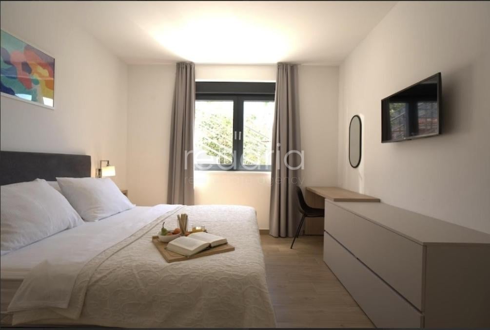 Luksuzna vila za dugoročni najam – Žrnovnica -4S -Bazen — Image 7