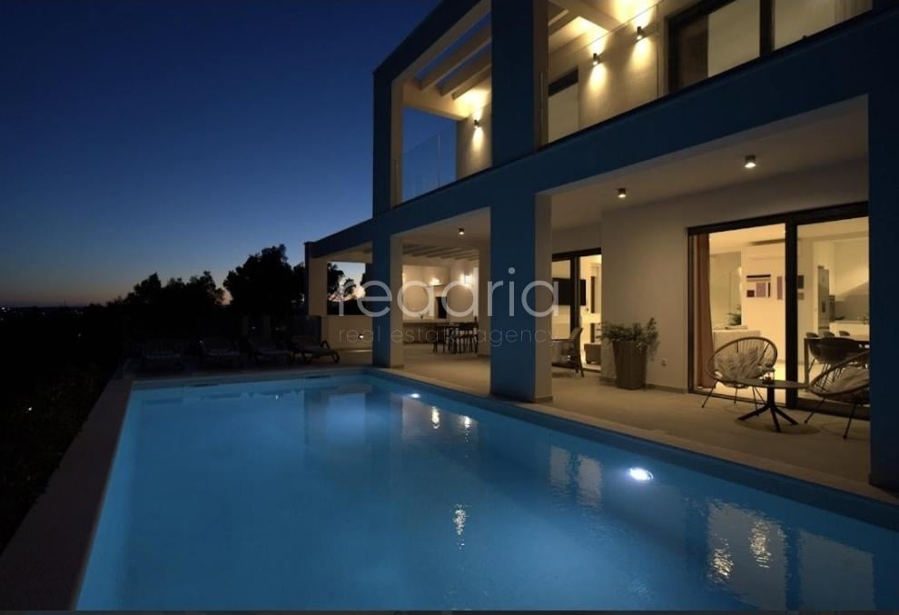 Luksuzna vila za dugoročni najam – Žrnovnica -4S -Bazen — Žrnovnica, Split - Okolica