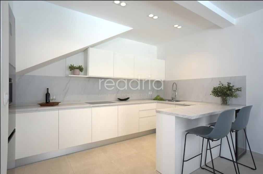 Luksuzna vila za dugoročni najam – Žrnovnica -4S -Bazen — Image 2