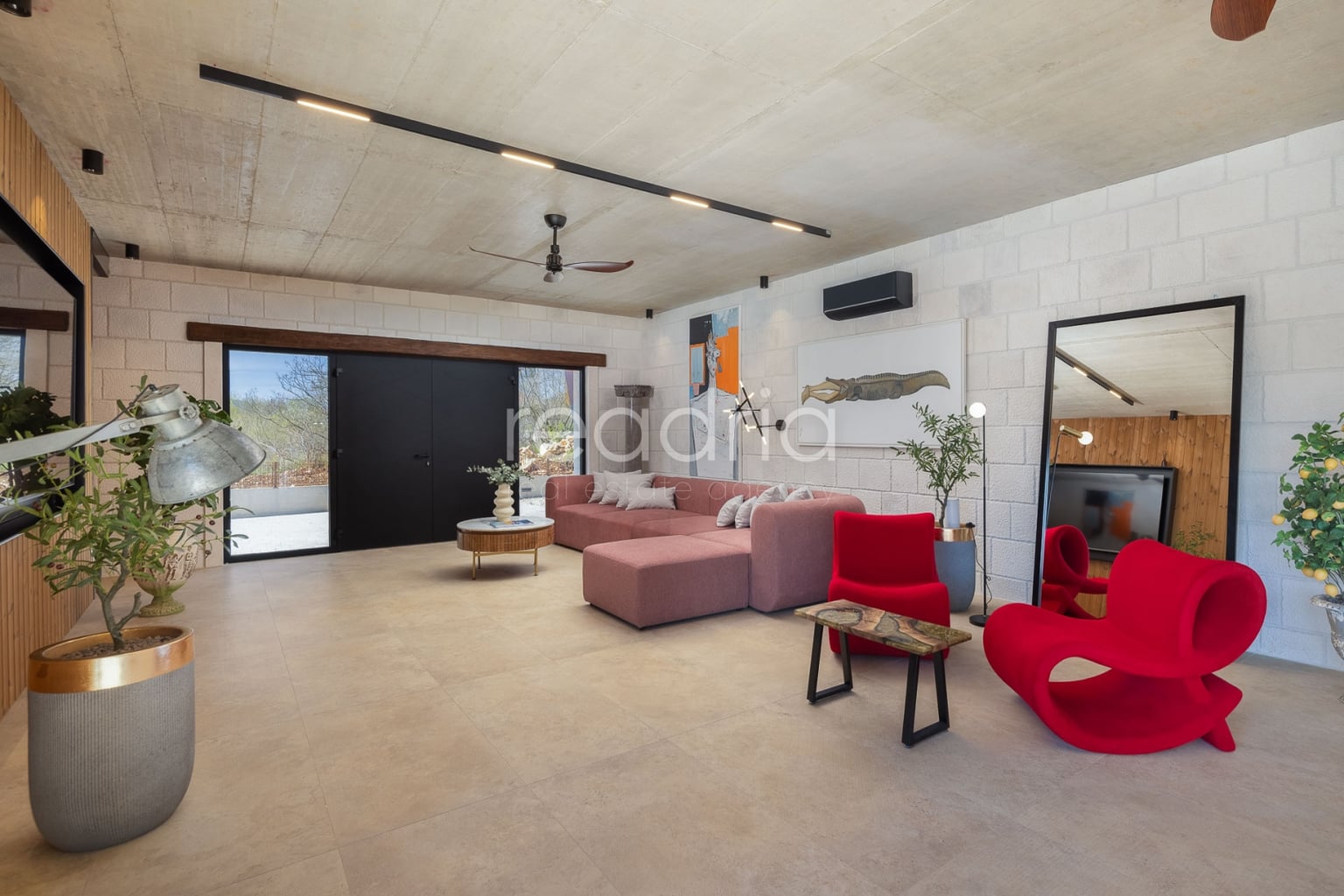 Luksuzna mediteranska vila u blizini Splita – privatnost, prostor i investicijski potencijal — Image 7