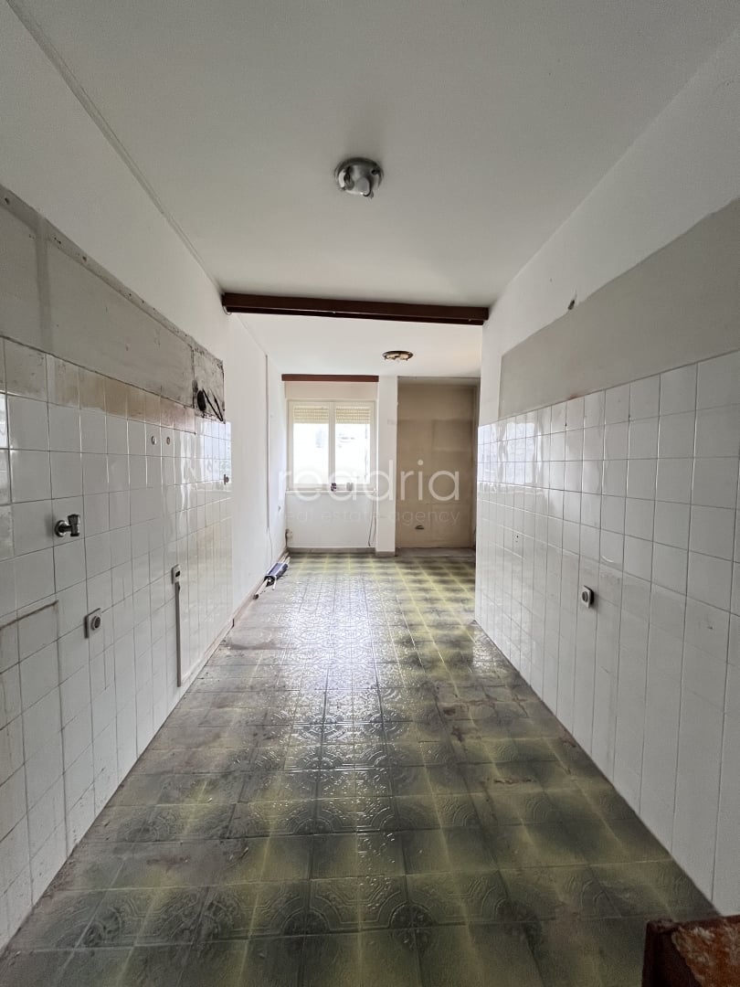 Prodaja: Stan: Split, 89,69 m² - Spinut - 3 sobe - za renovaciju — Image 3