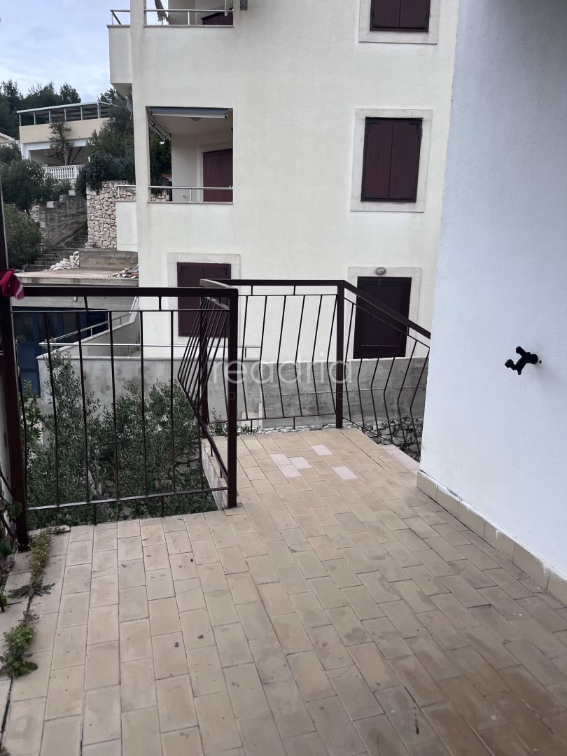 Kuća: Sevid - 110m2 - Drugi red od mora - 2 stana — Image 8