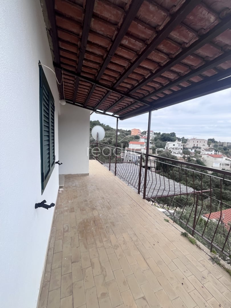 Kuća: Sevid - 110m2 - Drugi red od mora - 2 stana — Image 10