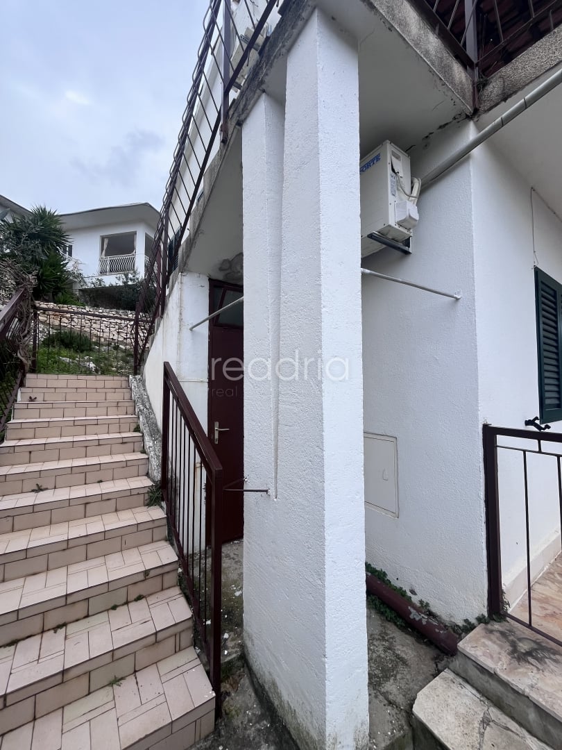 Kuća: Sevid - 110m2 - Drugi red od mora - 2 stana — Image 12