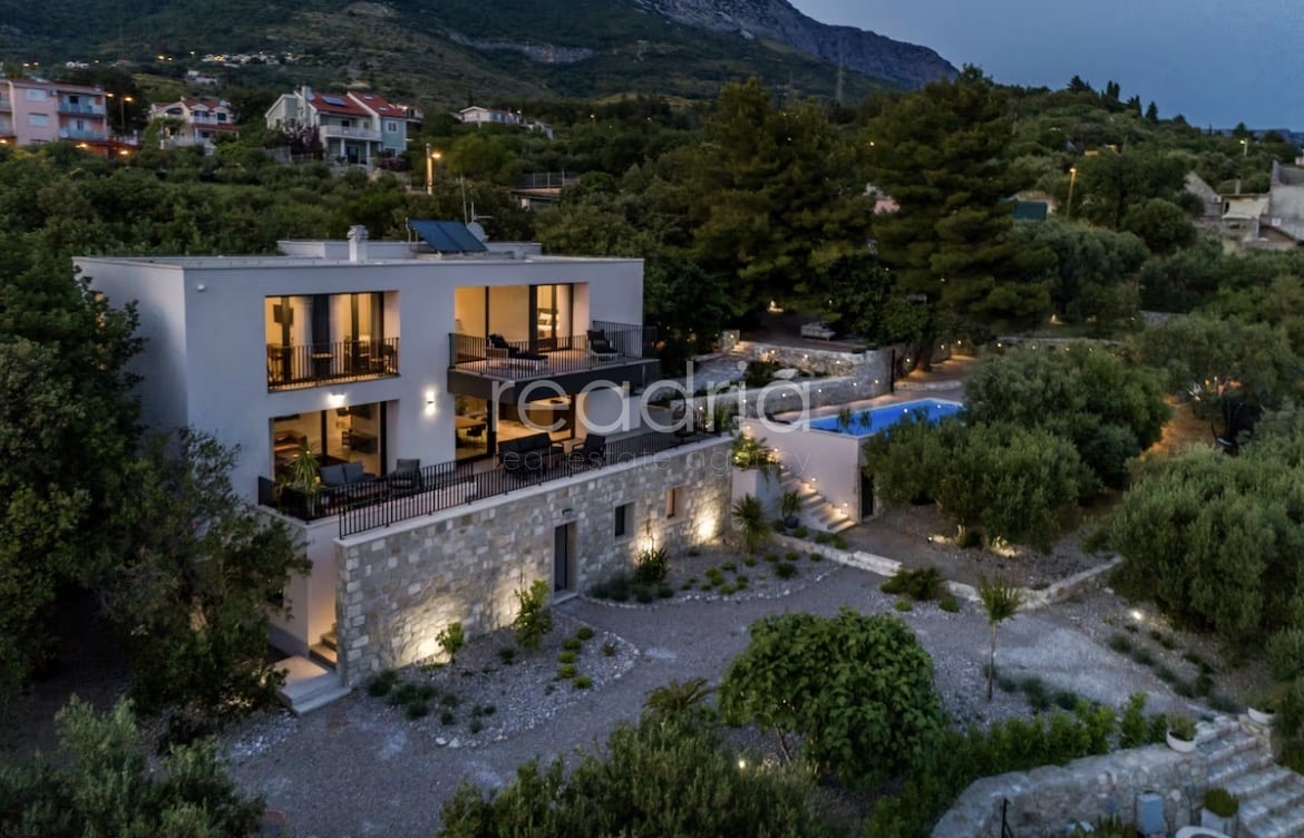 Luksuzna vila s panoramskim pogledom – 6S  Kaštela — Image 1