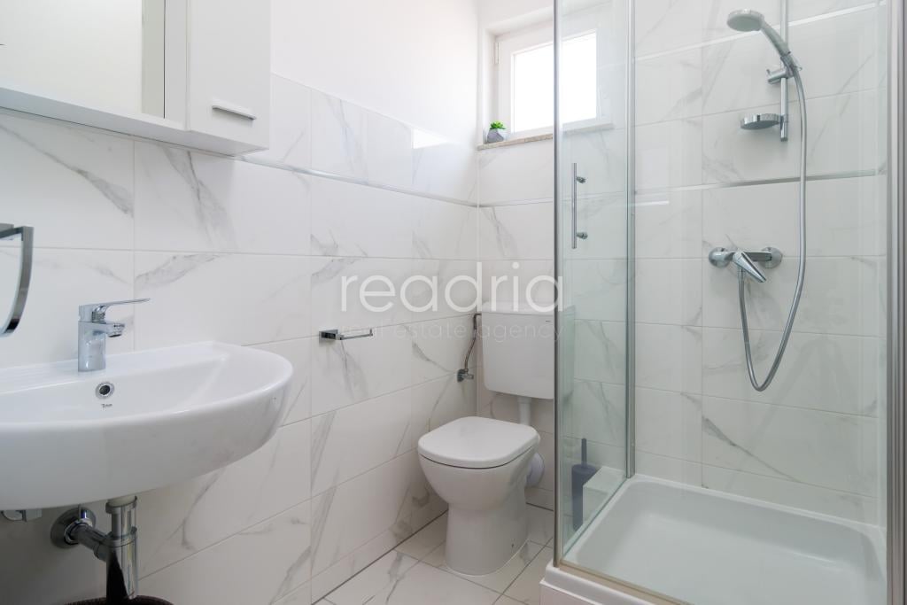 SEVID, MARINA – APARTMENT HOUSE IN AN EXCELLENT LOCATION, 3RD LINE FROM THE SEA — Image 21