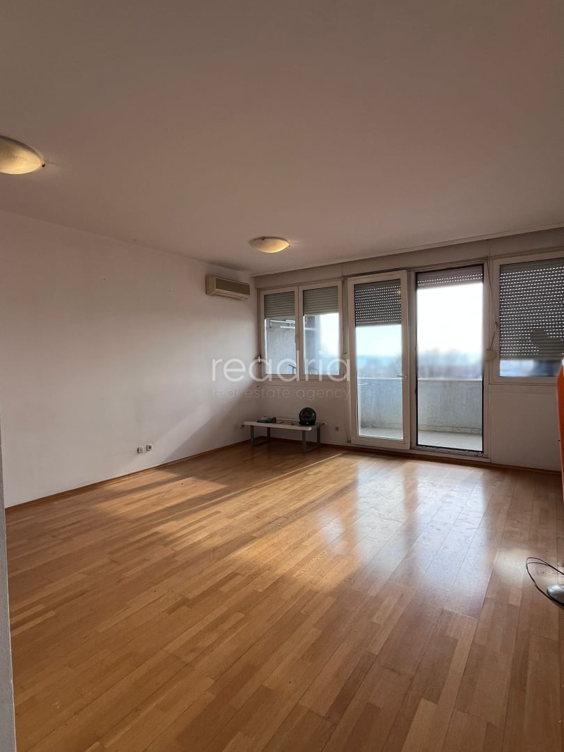 Prodaja: Stan: Split, 79.50m² - Belvedere - 3 sobe - za renovaciju  — Image 12
