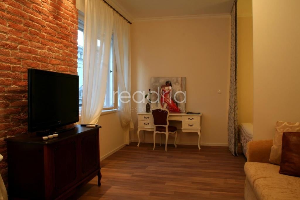 Investicijska nekretnina na prodaju - unutar Dioklecijanove palače, Split (UNESCO povijesna jezgra) — Image 7