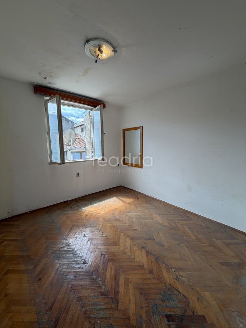 Split, Excellent Location – 4 Floors with Terrace – Great Tourist Potential — Image 4