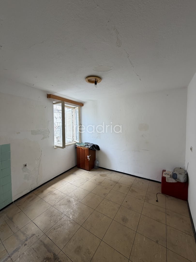 Split, Excellent Location – 4 Floors with Terrace – Great Tourist Potential — Image 8