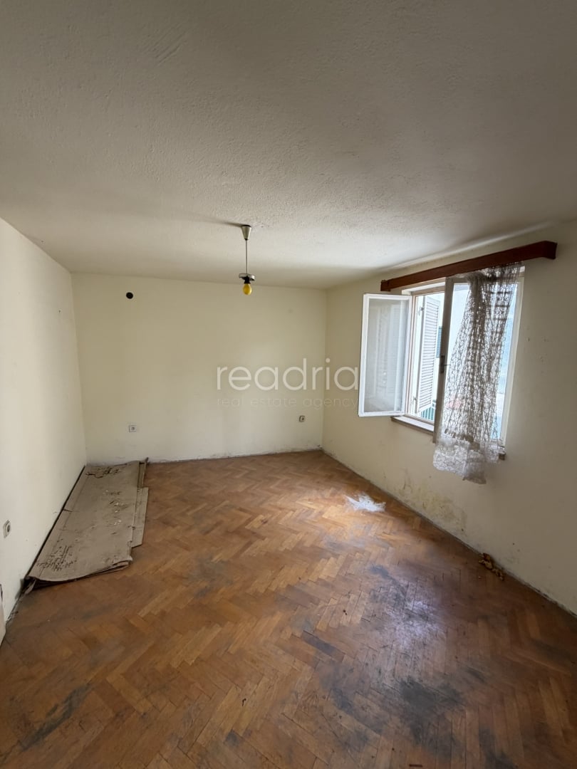 Split, Excellent Location – 4 Floors with Terrace – Great Tourist Potential — Image 9
