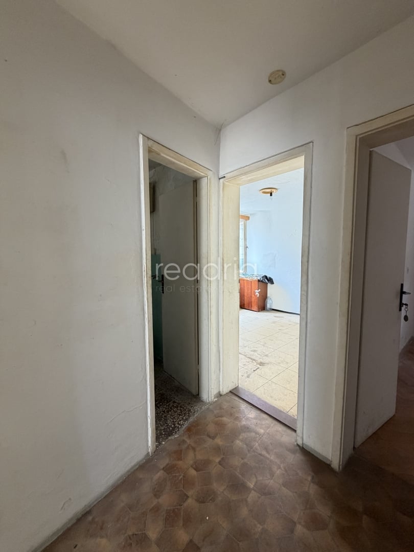 Split, Excellent Location – 4 Floors with Terrace – Great Tourist Potential — Image 11