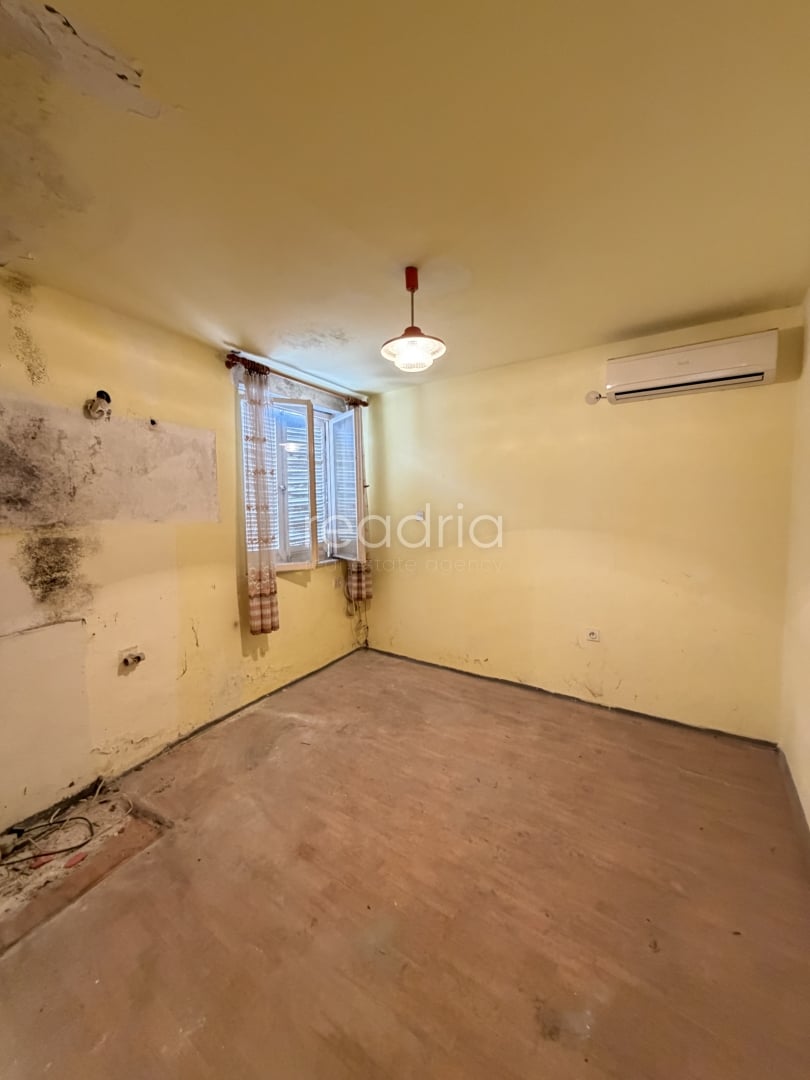 Split, Excellent Location – 4 Floors with Terrace – Great Tourist Potential — Image 16