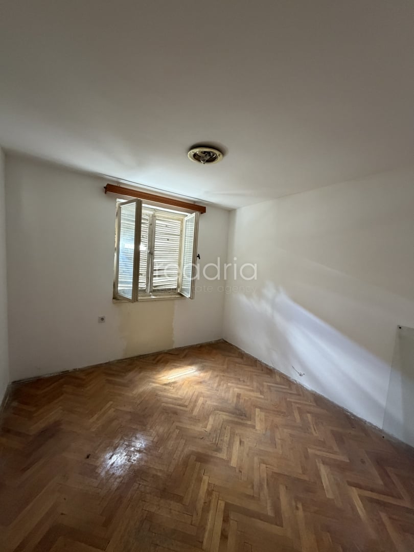 Split, Excellent Location – 4 Floors with Terrace – Great Tourist Potential — Image 19