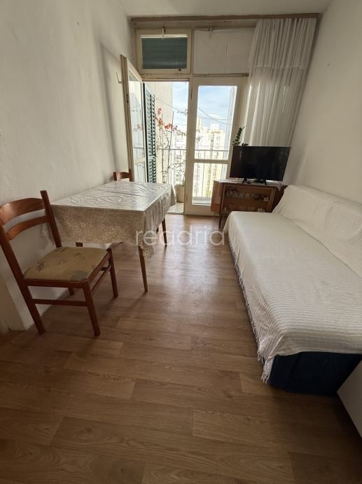 Split - Kocunar -  41m2 - Potrebna renovacija — Image 2