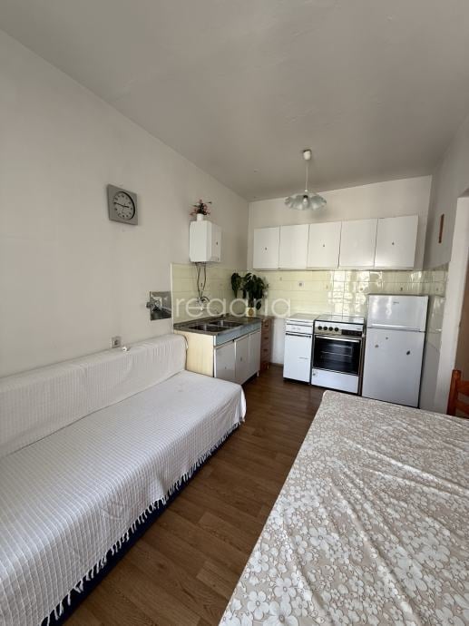 Split - Kocunar -  41m2 - Potrebna renovacija — Image 1