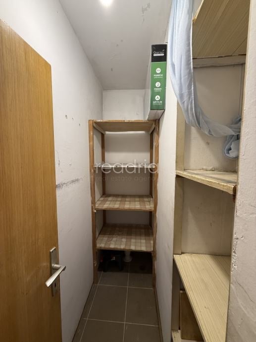 Split - Kocunar -  41m2 - Potrebna renovacija — Image 9