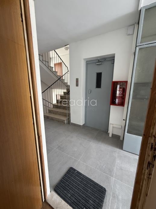 Split - Kocunar -  41m2 - Potrebna renovacija — Image 11