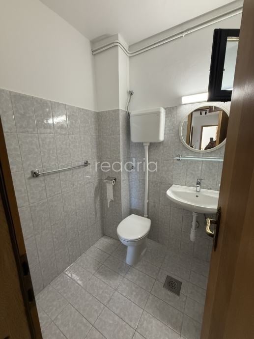 Split, Sirobuja, trosobni, 90m2, dugoročno — Image 11