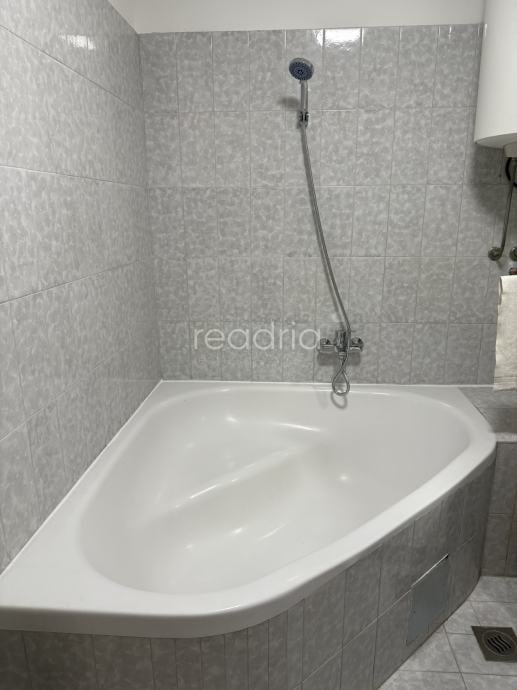 Split, Sirobuja, trosobni, 90m2, dugoročno — Image 13