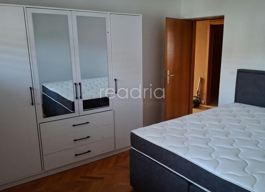 Split, Brda, trosobni, 90m2, dugoročno — Image 3