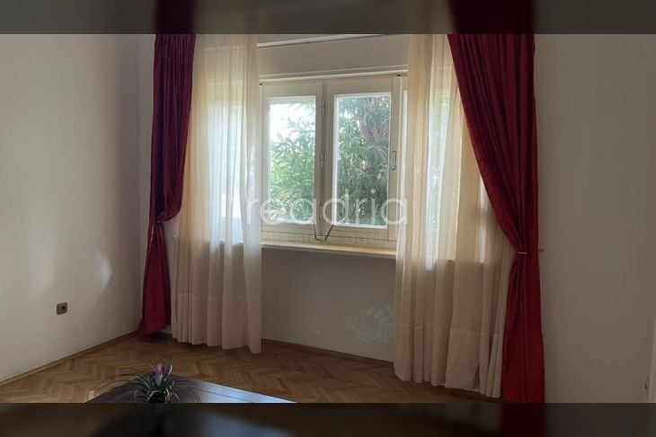 Firule, peterosobni, 160m2, dugoročno — Image 3