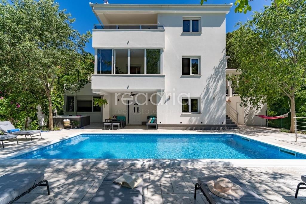 EXCLUSIVE | LUXURY SELF-SUSTAINABLE VILLA WITH HEATED POOL, JACUZZI, SAUNA AND ADDITIONAL HOUSE — Image 1