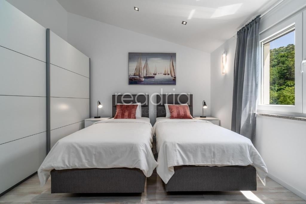 EXCLUSIVE | LUXURY SELF-SUSTAINABLE VILLA WITH HEATED POOL, JACUZZI, SAUNA AND ADDITIONAL HOUSE — Image 14
