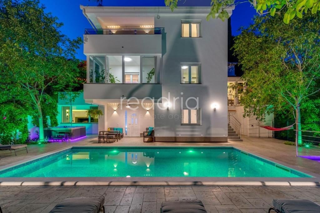 EXCLUSIVE | LUXURY SELF-SUSTAINABLE VILLA WITH HEATED POOL, JACUZZI, SAUNA AND ADDITIONAL HOUSE — Image 27