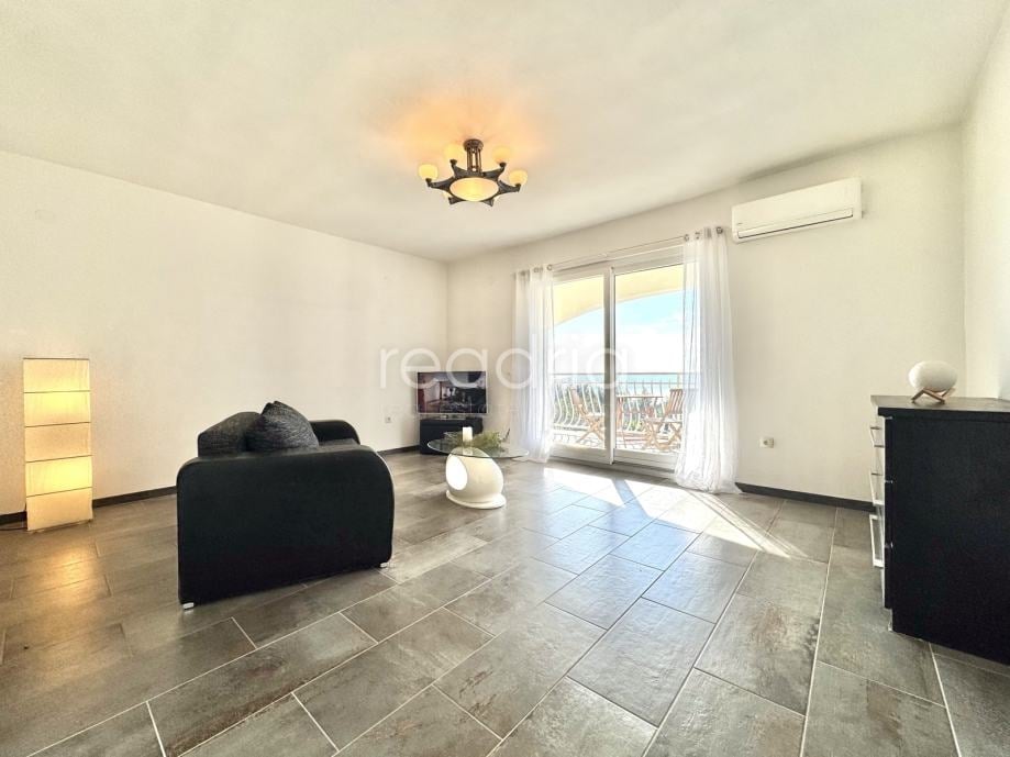 House Kaštel Sućurac, Kaštela, 130m2 — Image 3