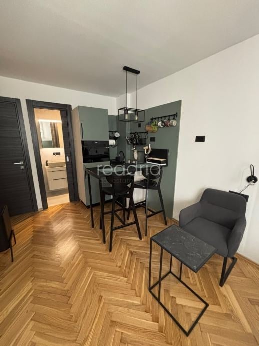 Split, Gripe, garsonijera, 20m2, dugoročno  — Image 2
