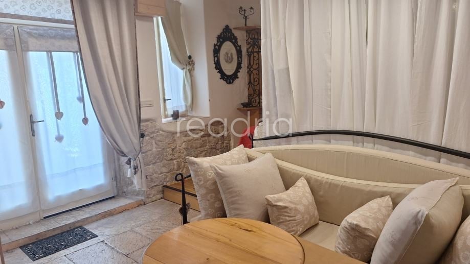Split, Grad, garsonijera, dugoročno, pet friendly — Image 5