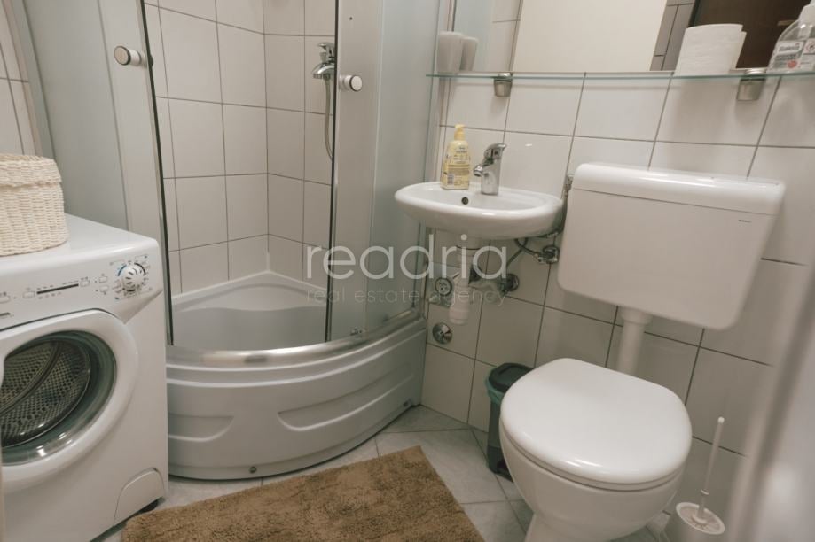 Split, Trstenik, garsonijera, studenti, 1.9. - 15.6. — Image 10
