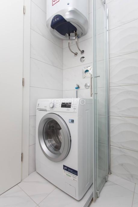 Flat Gripe, Split, 40m2 — Image 11