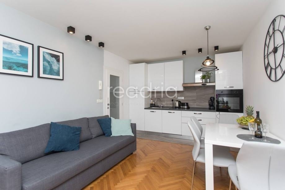 Flat Gripe, Split, 40m2 — Image 3