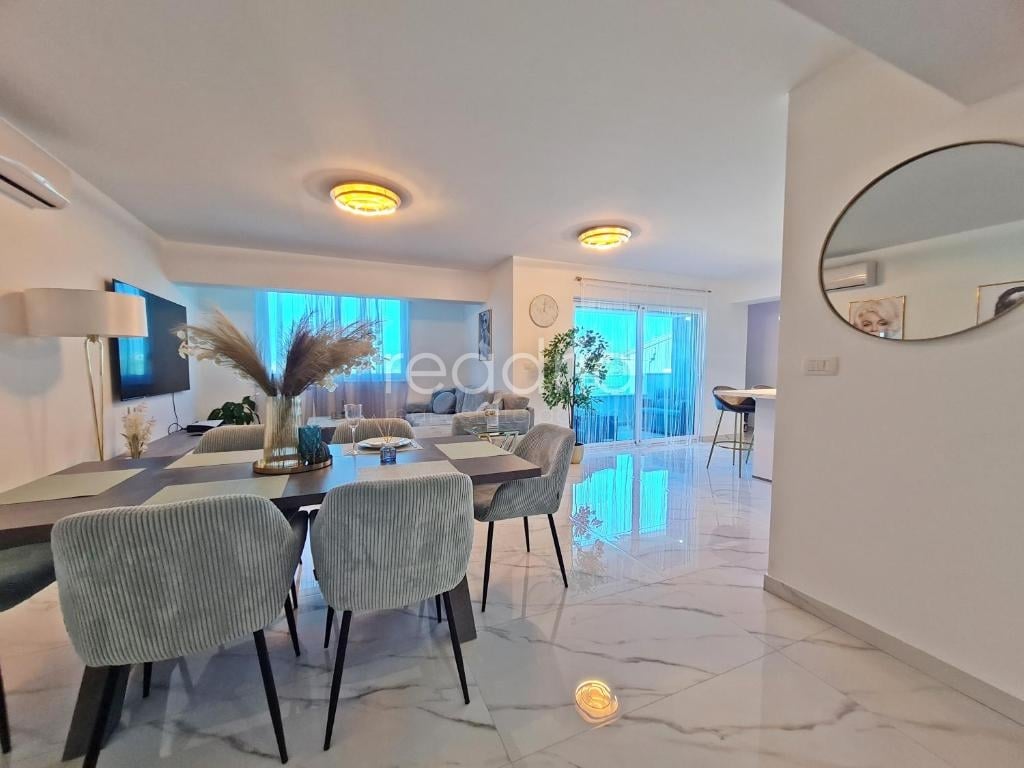 Žrnovnica, atraktivan apartman, 2SB + DB, 1.9.-1.7. — Image 3