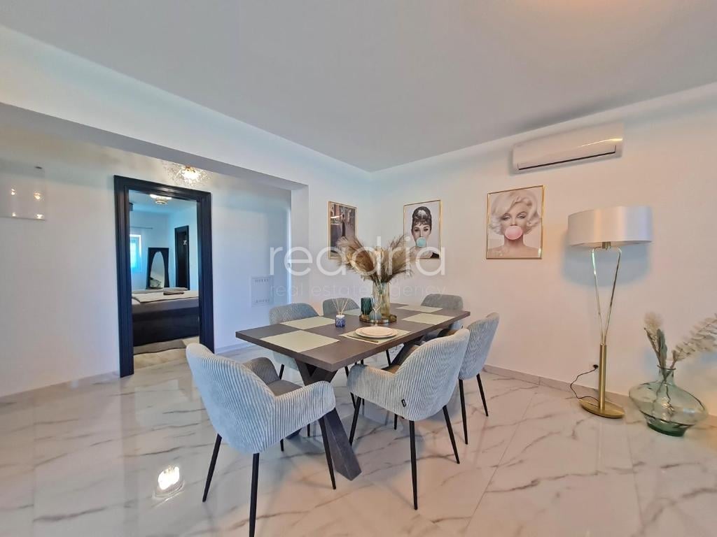 Žrnovnica, atraktivan apartman, 2SB + DB, 1.9.-1.7. — Image 10