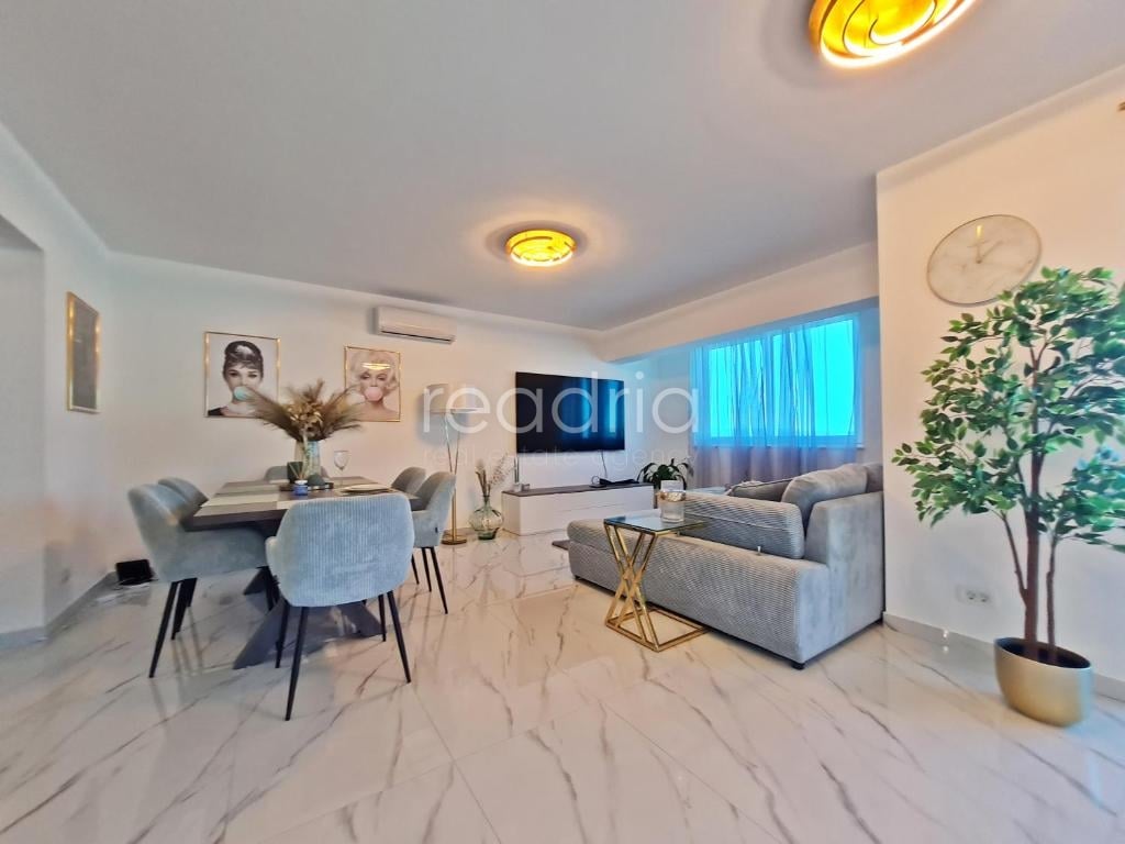 Žrnovnica, atraktivan apartman, 2SB + DB, 1.9.-1.7. — Image 2