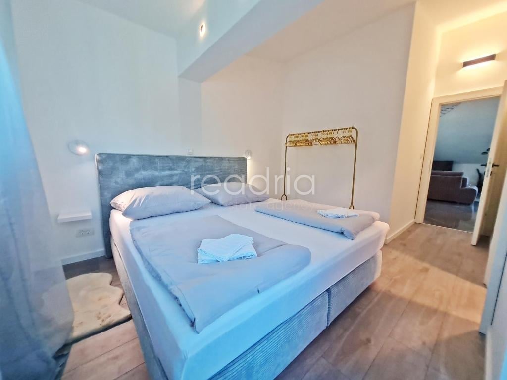 Žrnovnica, atraktivan apartman, 2SB + DB, 1.9.-1.7. — Image 22
