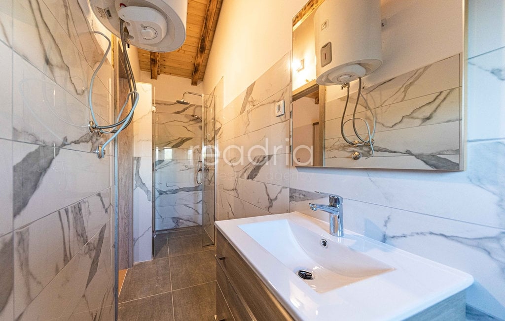 House Ugljane, Trilj, 180m2 - Image 20