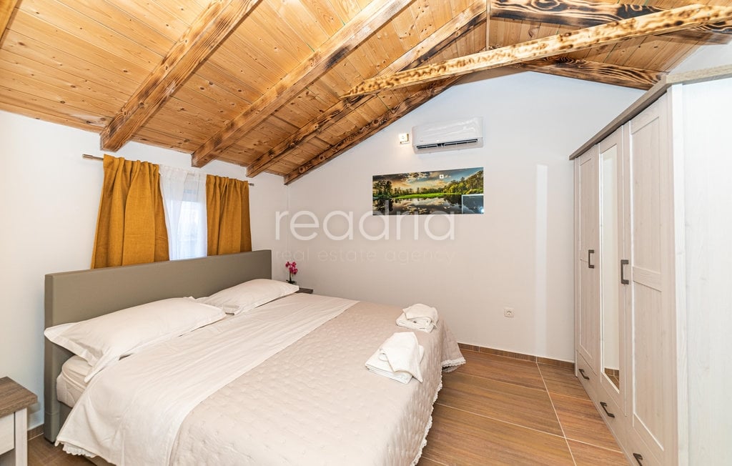 House Ugljane, Trilj, 180m2 - Image 12