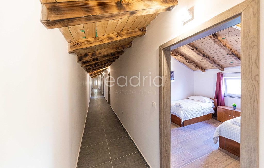House Ugljane, Trilj, 180m2 - Image 10