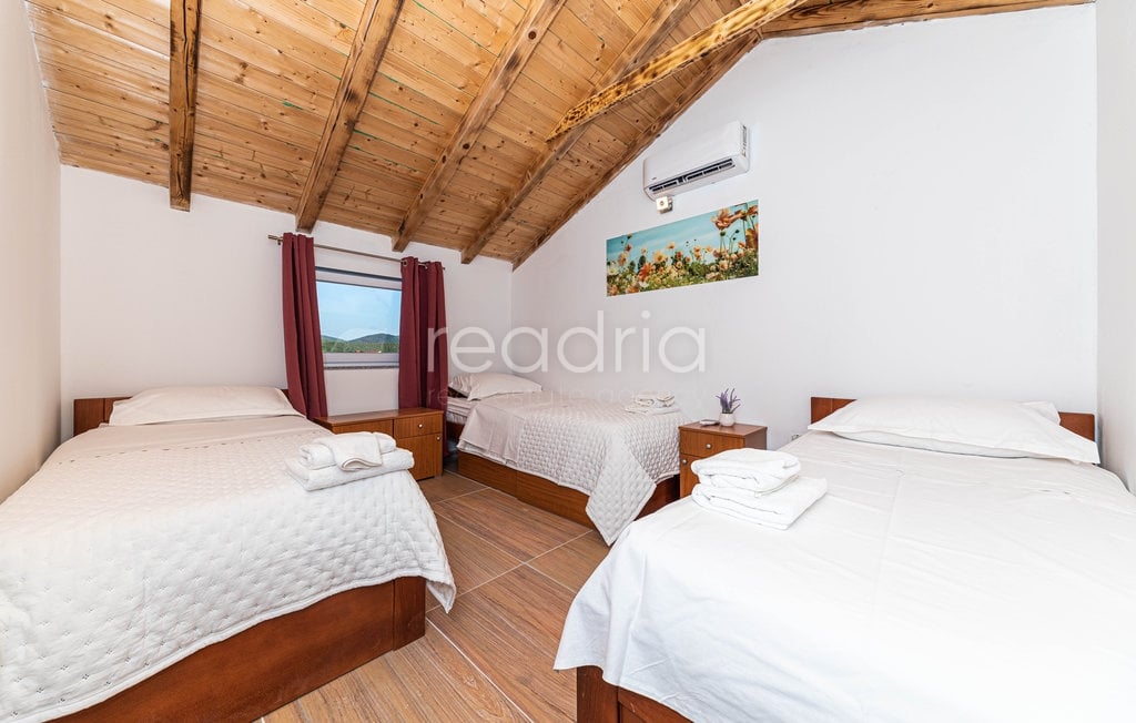 House Ugljane, Trilj, 180m2 - Image 15