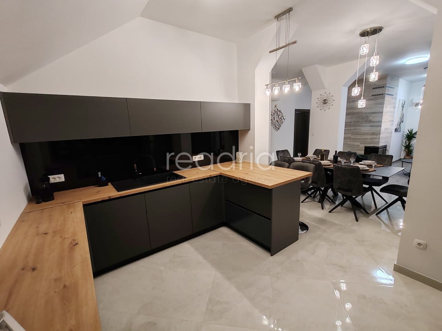 Flat Kaštel Sućurac, Kaštela, 160m2 - 2