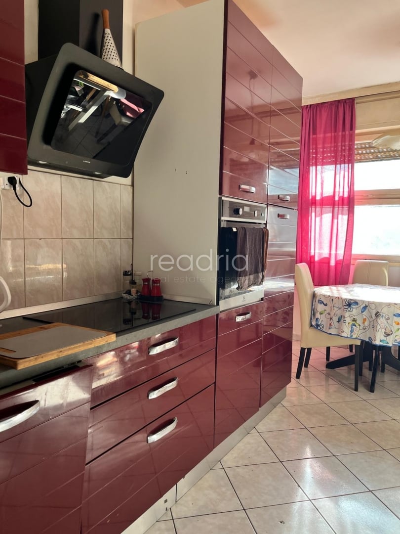 Prodaja,Stan: Split, 68.60 m2 -Bol,orijentacija S-J-I odlična lokacija (prodaja) — Bol, Split