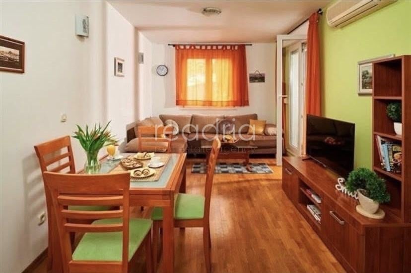 Split, 55m2. - ŽNJAN - 1S- prvi red uz more- dugorocno (iznajmljivanje) — Žnjan, Split