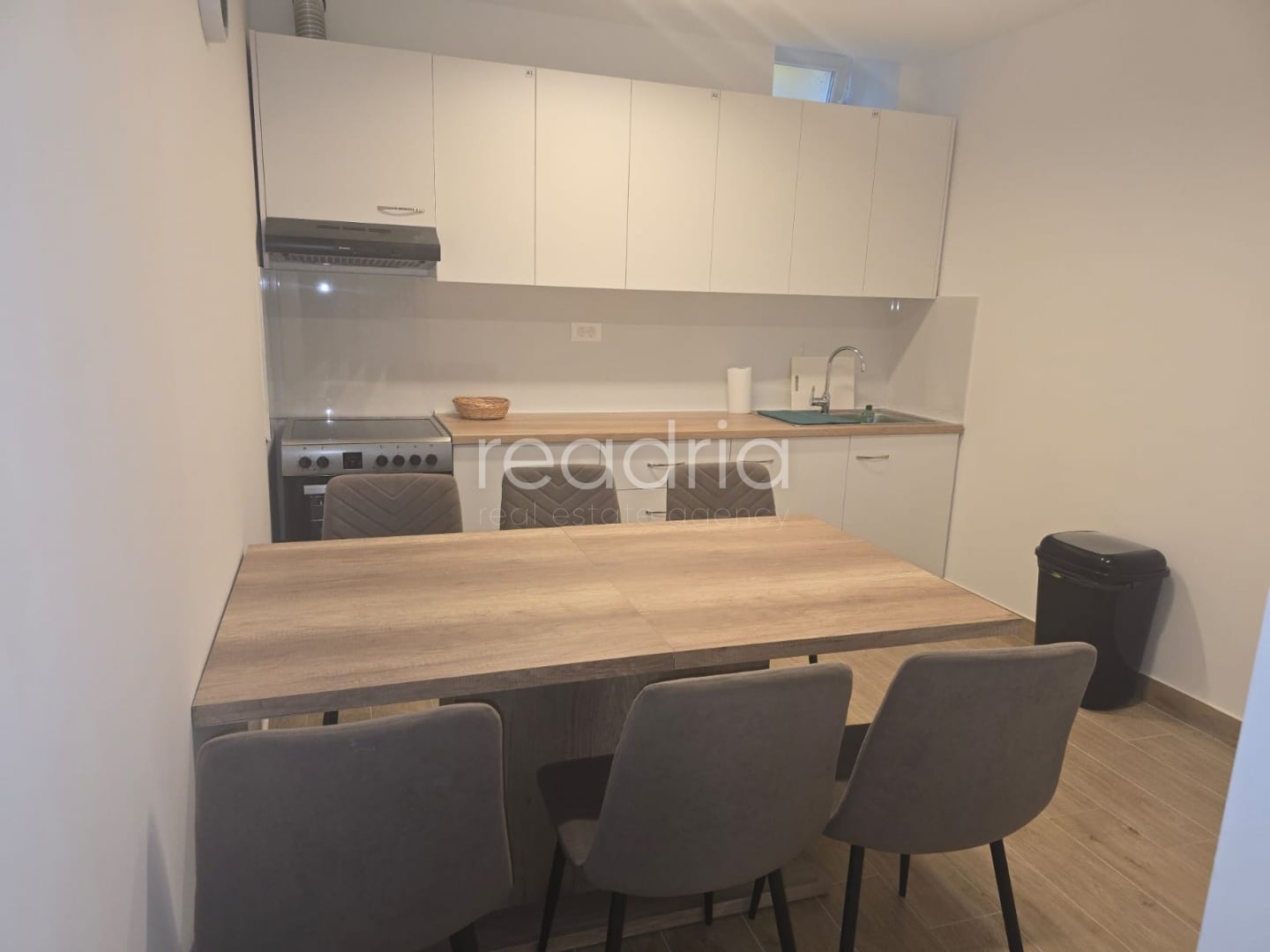 Kuća: Solin -Kučine- Smještaj za radnike - 32 radnika - — Kučine, Solin - Okolica