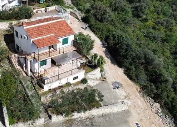 Kuća: Sevid - 110m2 - Drugi red od mora - 2 stana — Sevid, Marina